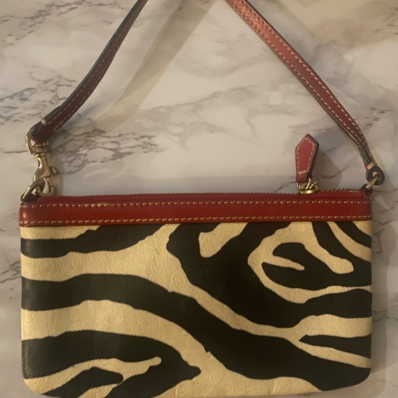 Dooney&bourke wristlet - Picture 2 of 5